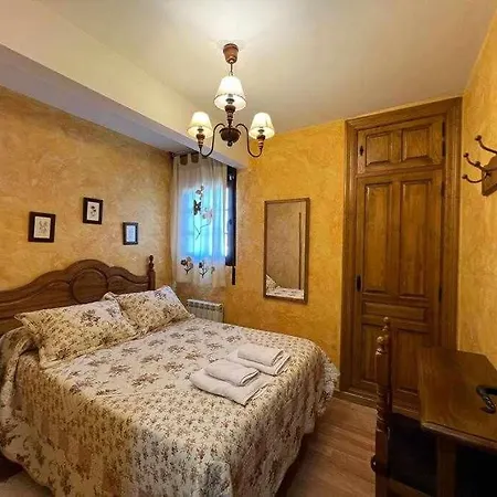 El Sobrao De Gredos Farm stay Navarredonda de Gredos